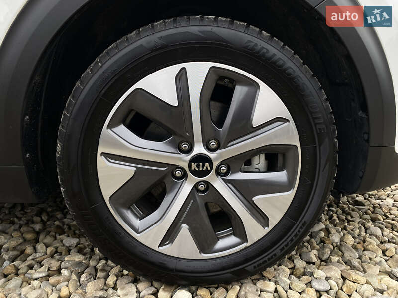 Внедорожник / Кроссовер Kia Niro 2020 в Львове