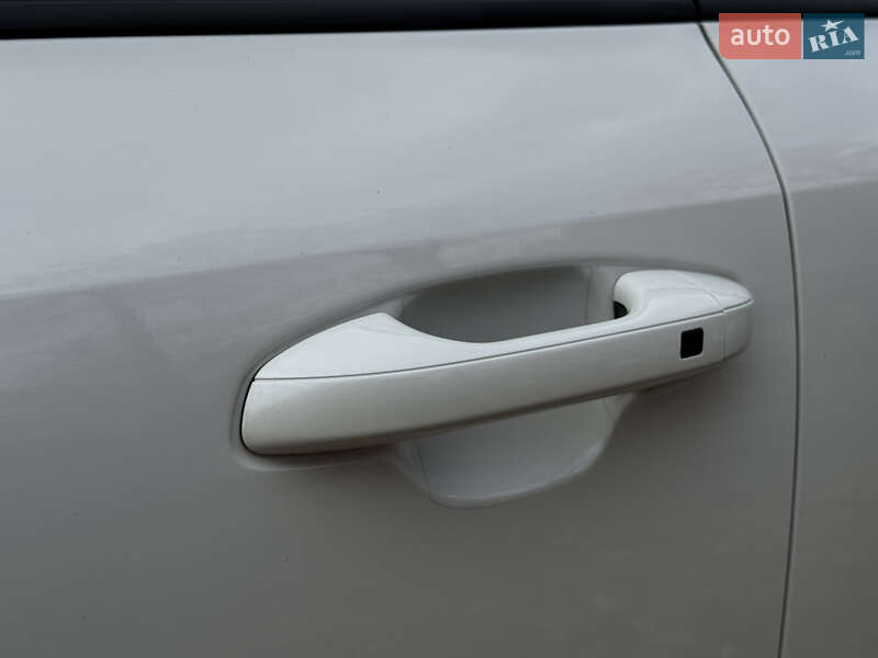 Внедорожник / Кроссовер Kia Niro 2023 в Дрогобыче