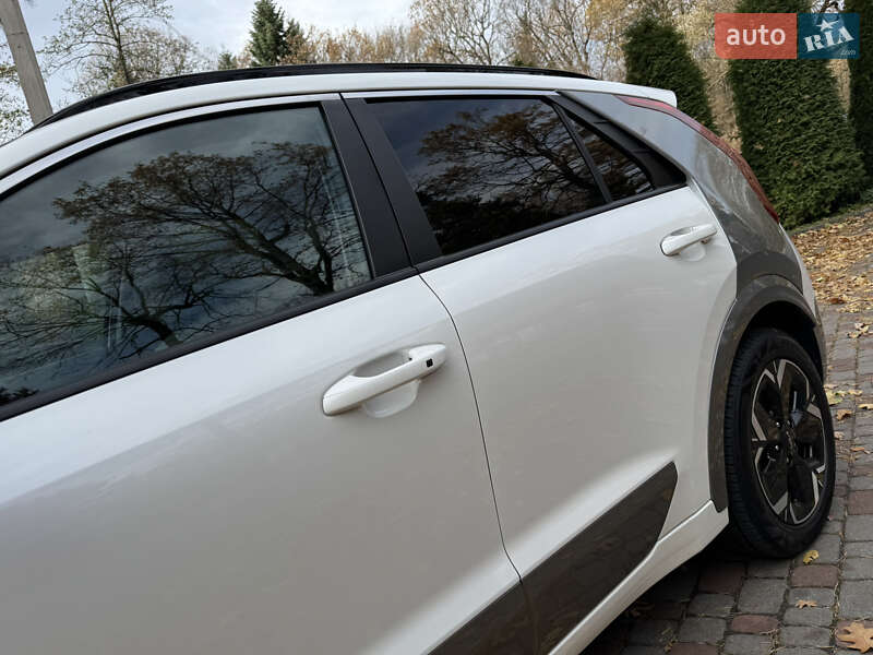 Внедорожник / Кроссовер Kia Niro 2023 в Дрогобыче