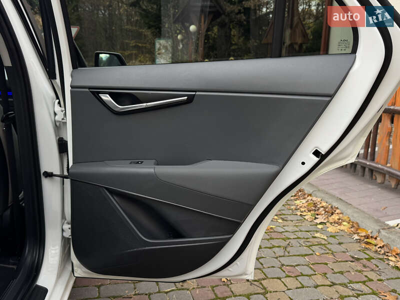 Внедорожник / Кроссовер Kia Niro 2023 в Дрогобыче