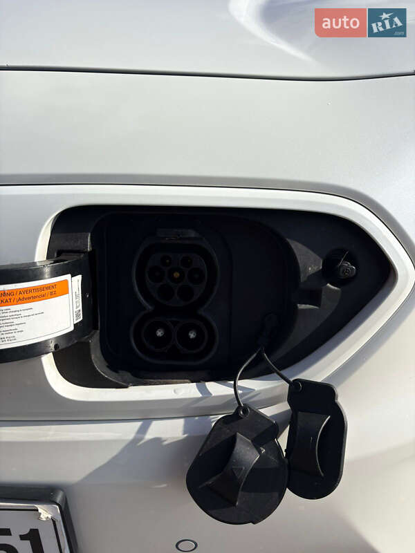 Позашляховик / Кросовер Kia Niro 2020 в Києві фото 11 Позашляховик / Кросовер Kia Niro 2020 в Києві
