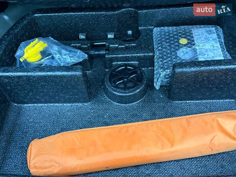 Внедорожник / Кроссовер Kia Niro 2019 в Луцке фото 30 Внедорожник / Кроссовер Kia Niro 2019 в Луцке