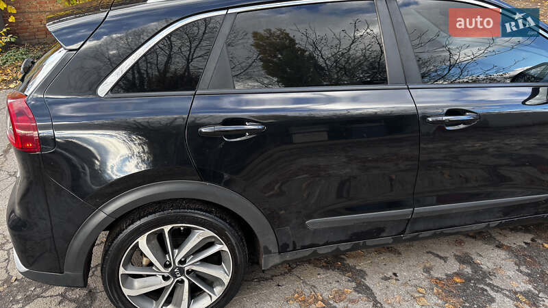 Внедорожник / Кроссовер Kia Niro 2017 в Полтаве