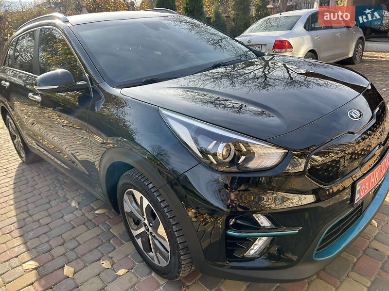 Позашляховик / Кросовер Kia Niro 2020 в Чернівцях
