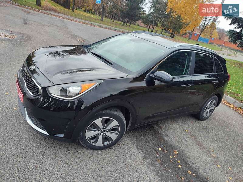 Внедорожник / Кроссовер Kia Niro 2017 в Черкассах