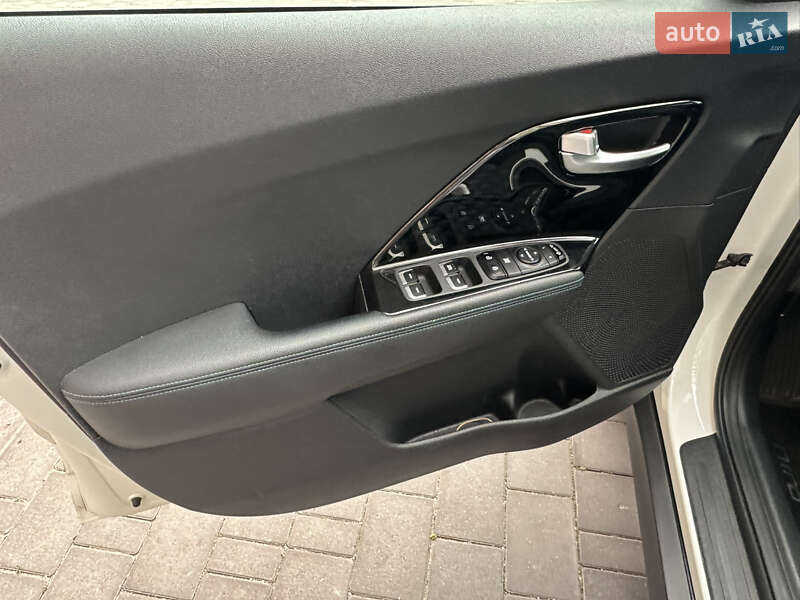 Внедорожник / Кроссовер Kia Niro 2020 в Тернополе