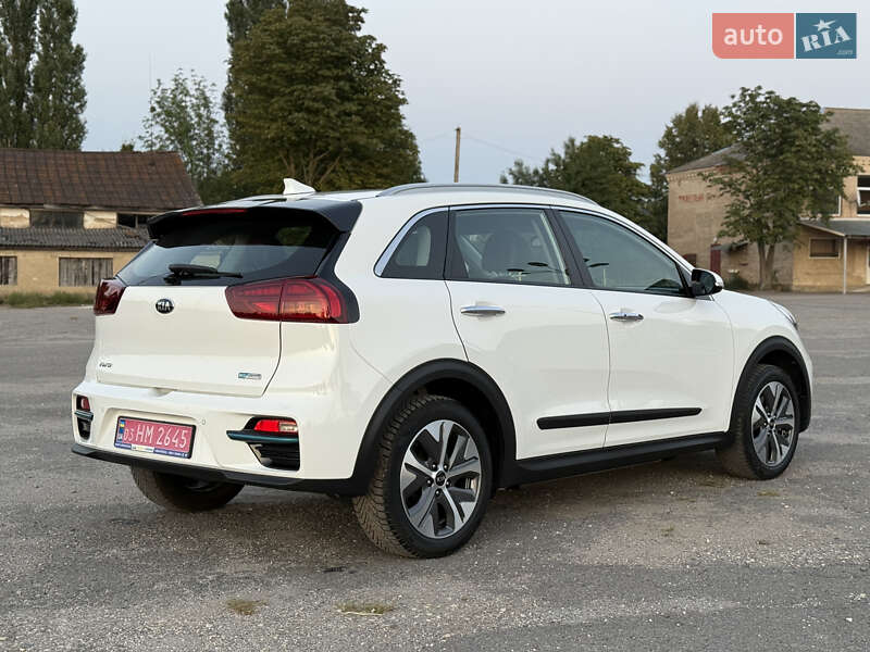 Внедорожник / Кроссовер Kia Niro 2020 в Новой Ушице