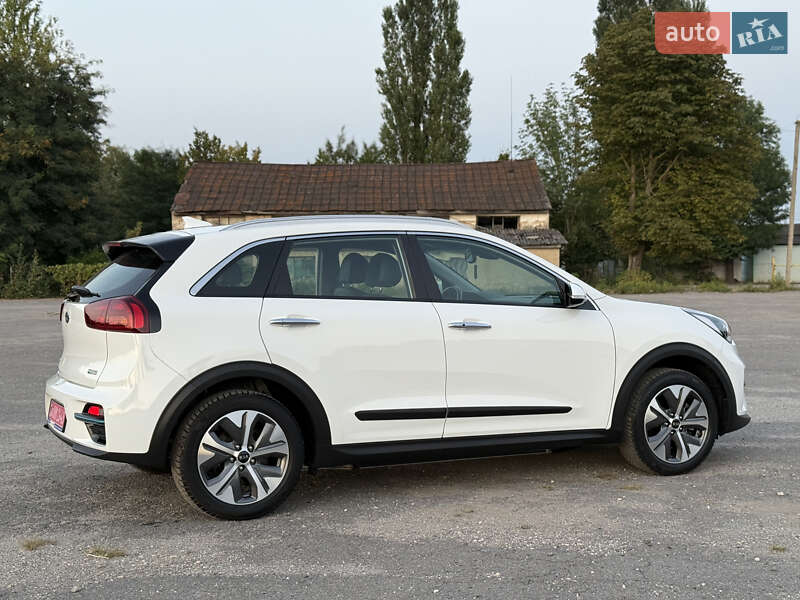 Внедорожник / Кроссовер Kia Niro 2020 в Новой Ушице