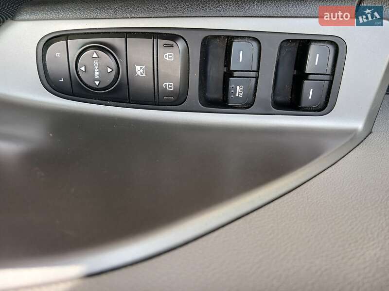 Внедорожник / Кроссовер Kia Niro 2019 в Чернигове фото 11 Внедорожник / Кроссовер Kia Niro 2019 в Чернигове