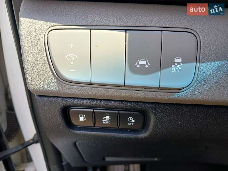 Внедорожник / Кроссовер Kia Niro 2019 в Чернигове фото 12 Внедорожник / Кроссовер Kia Niro 2019 в Чернигове