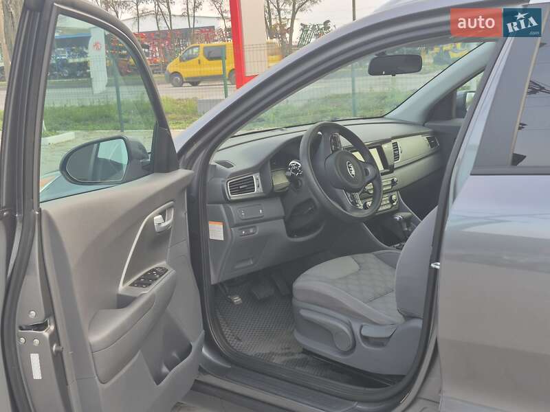 Внедорожник / Кроссовер Kia Niro 2017 в Кропивницком фото 6 Внедорожник / Кроссовер Kia Niro 2017 в Кропивницком