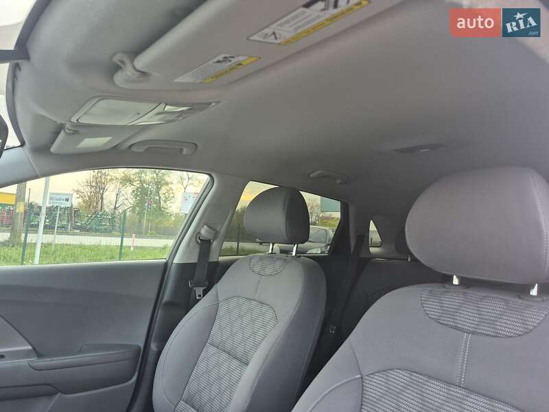Внедорожник / Кроссовер Kia Niro 2017 в Кропивницком фото 14 Внедорожник / Кроссовер Kia Niro 2017 в Кропивницком