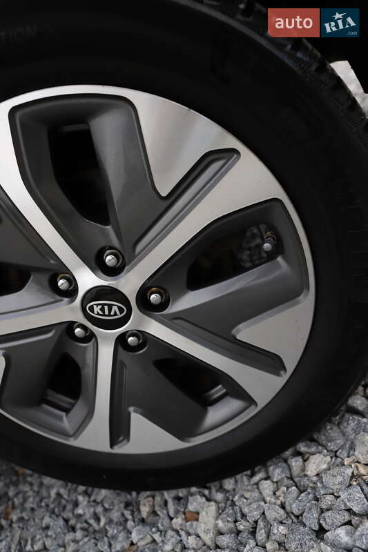 Внедорожник / Кроссовер Kia Niro 2020 в Дрогобыче