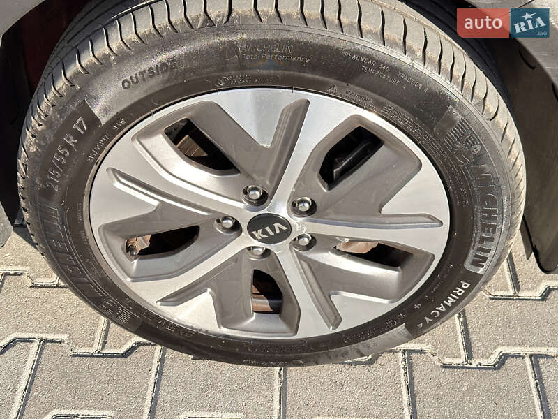 Позашляховик / Кросовер Kia Niro 2020 в Тернополі