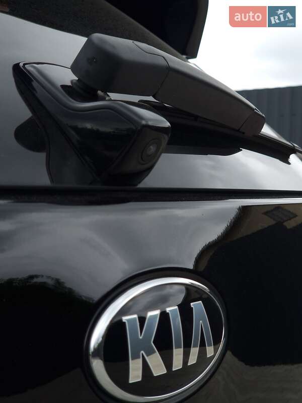 Внедорожник / Кроссовер Kia Niro 2019 в Черновцах