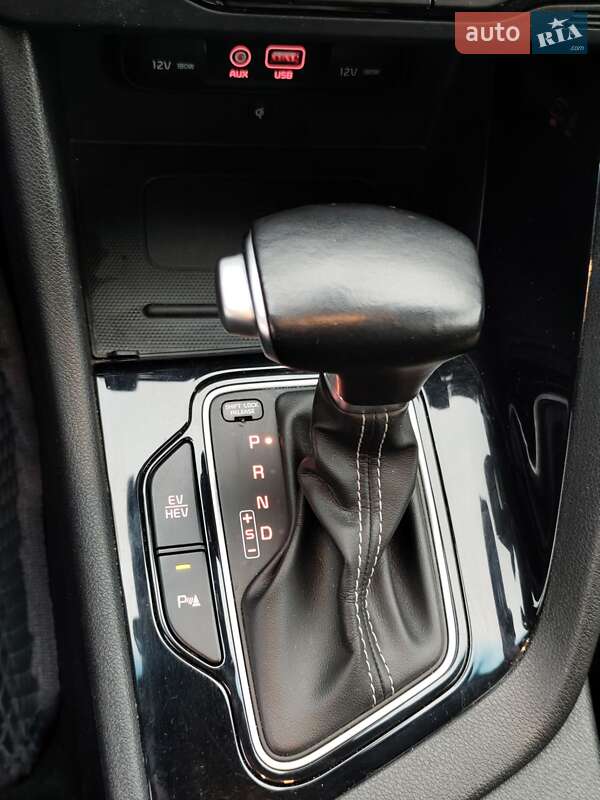 Внедорожник / Кроссовер Kia Niro 2018 в Хмельницком