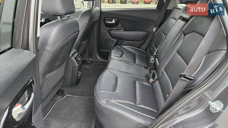 Внедорожник / Кроссовер Kia Niro 2020 в Радомышле