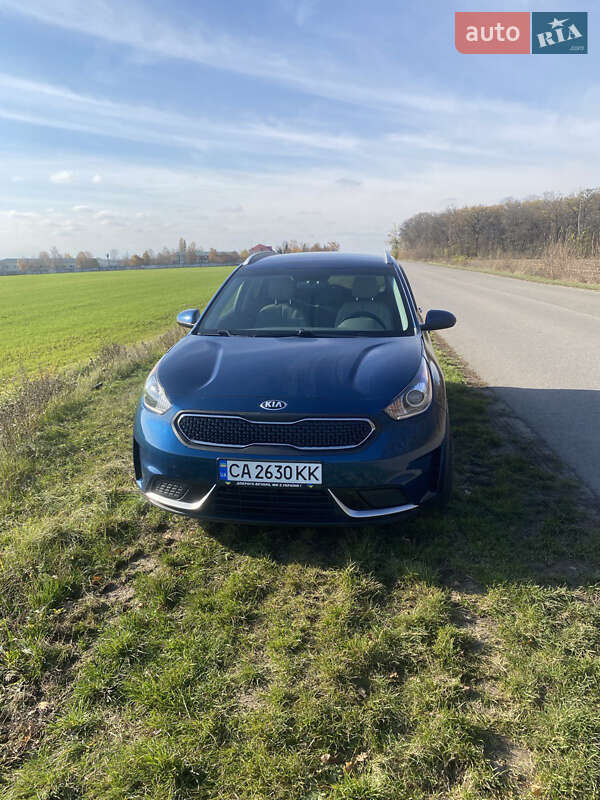 Внедорожник / Кроссовер Kia Niro 2017 в Умани