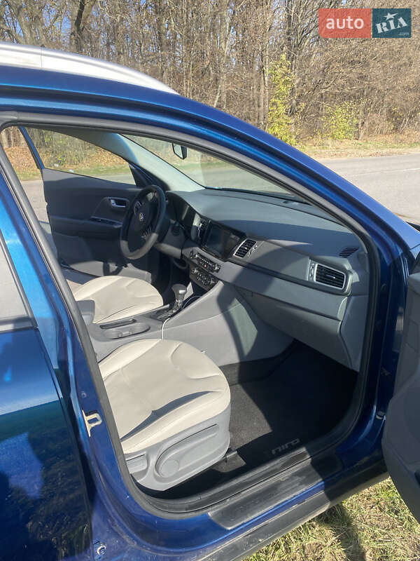 Внедорожник / Кроссовер Kia Niro 2017 в Умани