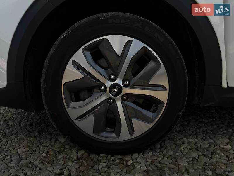 Внедорожник / Кроссовер Kia Niro 2021 в Львове