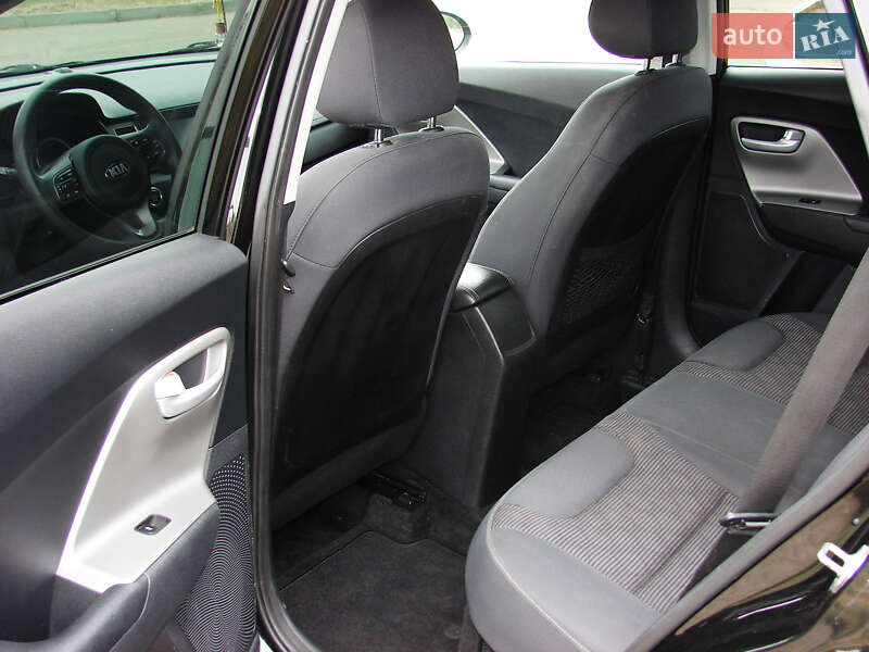 Внедорожник / Кроссовер Kia Niro 2017 в Одессе фото 14 Внедорожник / Кроссовер Kia Niro 2017 в Одессе