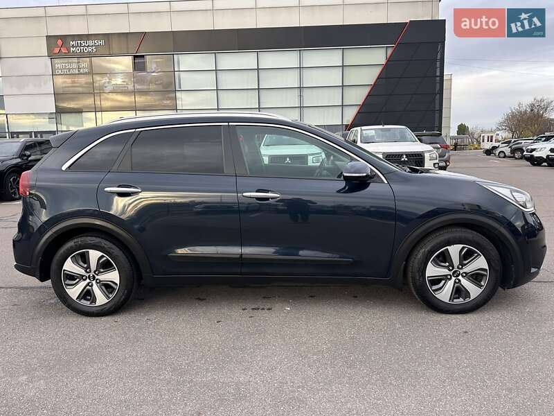 Внедорожник / Кроссовер Kia Niro 2017 в Киеве