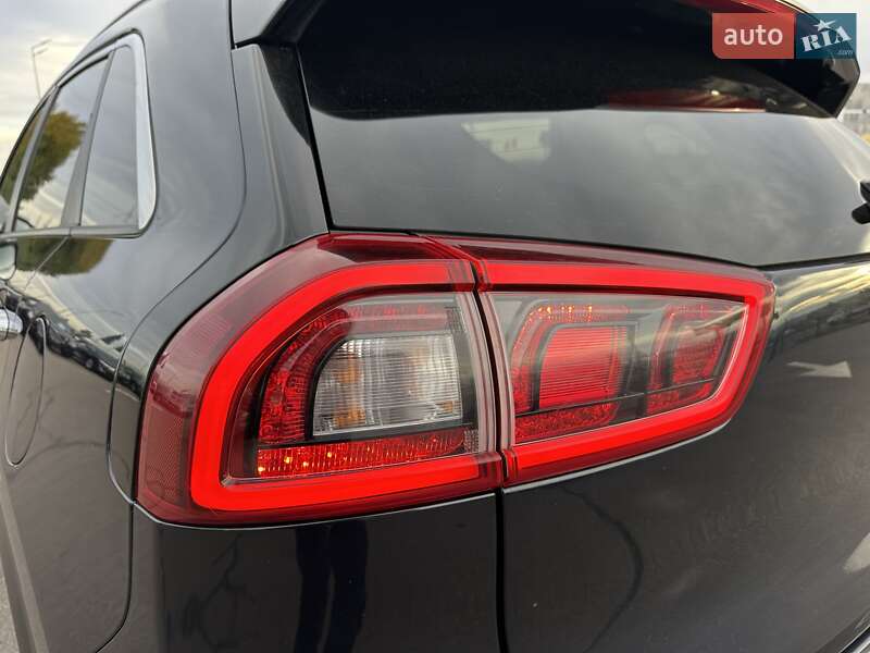 Внедорожник / Кроссовер Kia Niro 2017 в Киеве