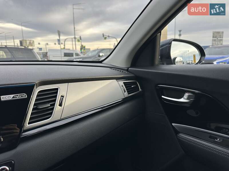 Внедорожник / Кроссовер Kia Niro 2017 в Киеве