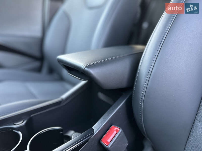 Внедорожник / Кроссовер Kia Niro 2024 в Дрогобыче