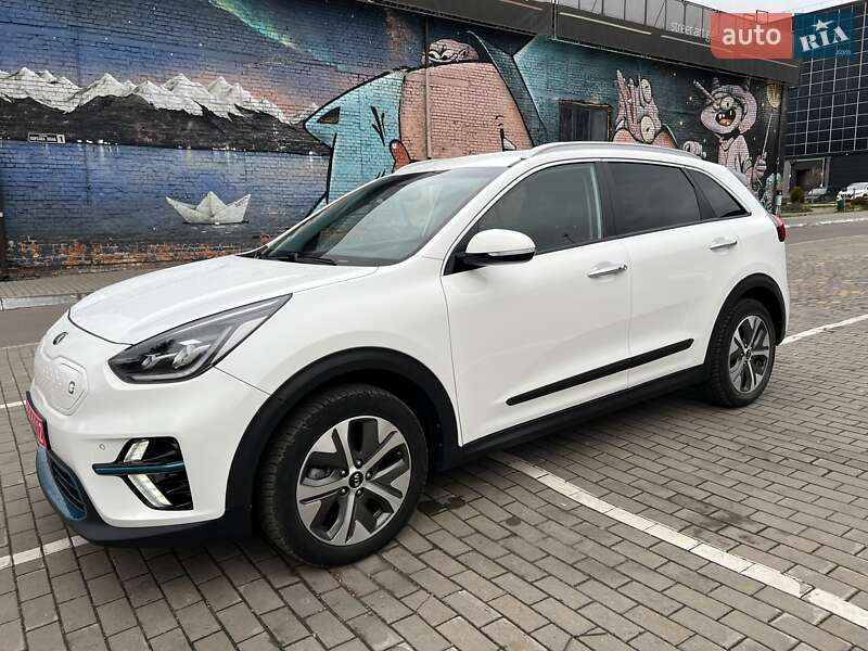 Внедорожник / Кроссовер Kia Niro 2020 в Луцке фото 6 Внедорожник / Кроссовер Kia Niro 2020 в Луцке