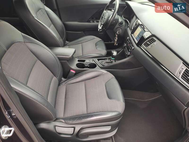 Позашляховик / Кросовер Kia Niro 2017 в Звягелі