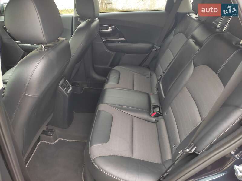 Позашляховик / Кросовер Kia Niro 2017 в Звягелі