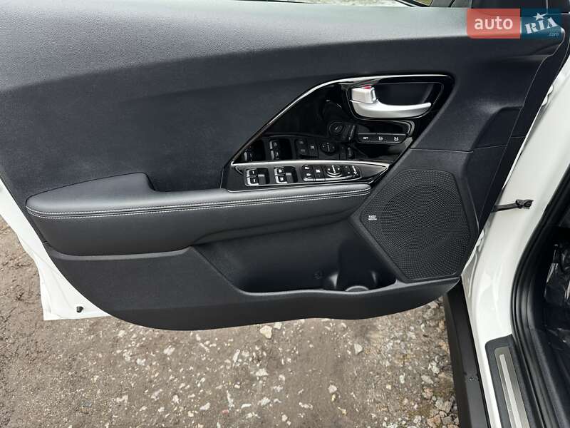 Внедорожник / Кроссовер Kia Niro 2020 в Казатине