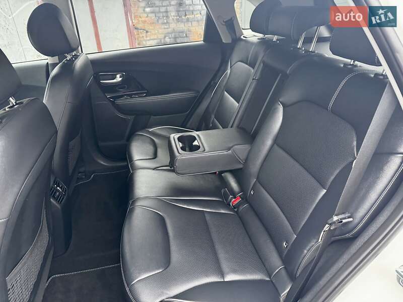 Внедорожник / Кроссовер Kia Niro 2020 в Казатине