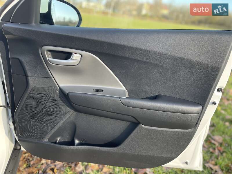 Внедорожник / Кроссовер Kia Niro 2021 в Хмельницком