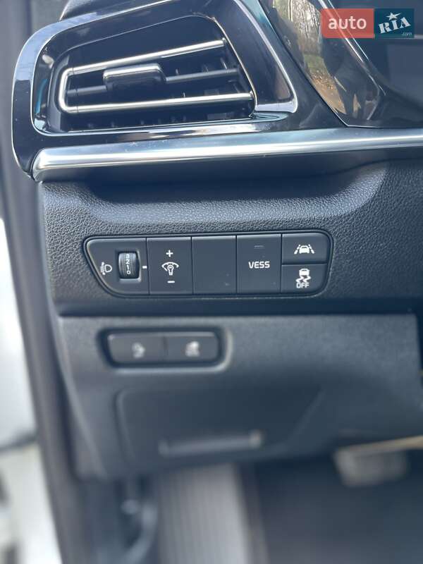 Внедорожник / Кроссовер Kia Niro 2021 в Хмельницком