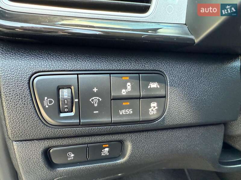 Внедорожник / Кроссовер Kia Niro 2020 в Краснограде