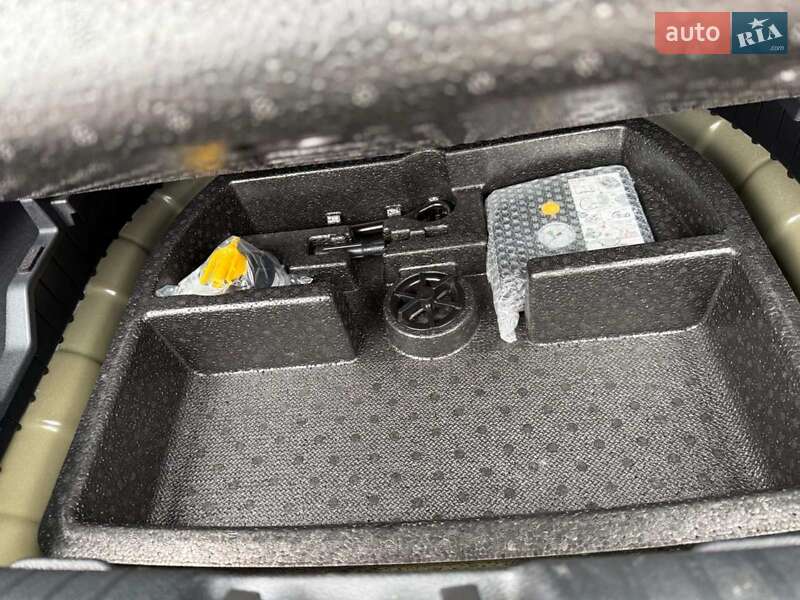 Внедорожник / Кроссовер Kia Niro 2020 в Краснограде