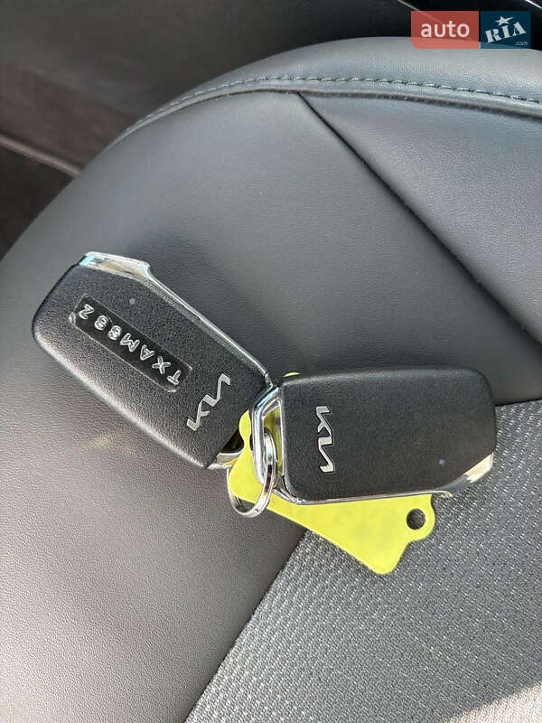 Внедорожник / Кроссовер Kia Niro 2023 в Ровно