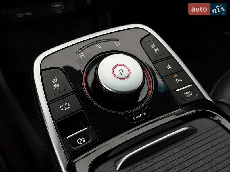 Внедорожник / Кроссовер Kia Niro 2020 в Черновцах