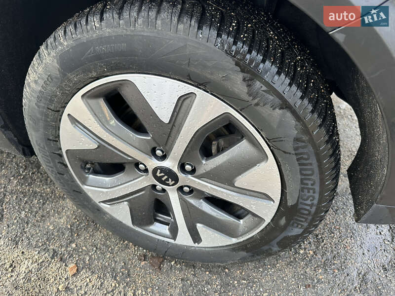 Внедорожник / Кроссовер Kia Niro 2021 в Киеве