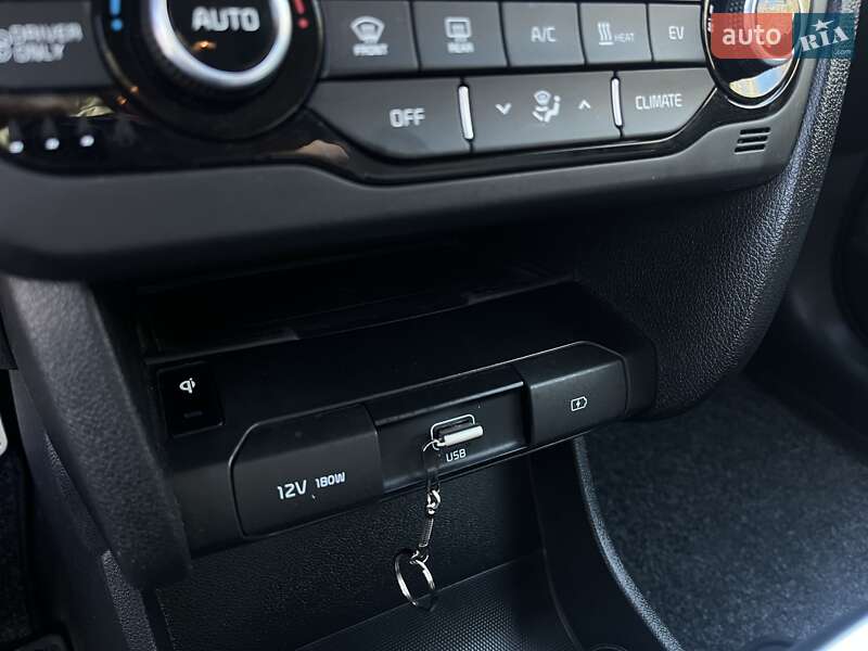 Внедорожник / Кроссовер Kia Niro 2020 в Львове