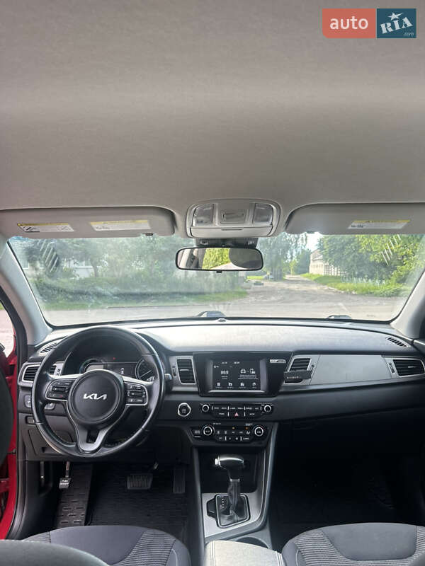 Внедорожник / Кроссовер Kia Niro 2017 в Золочеве