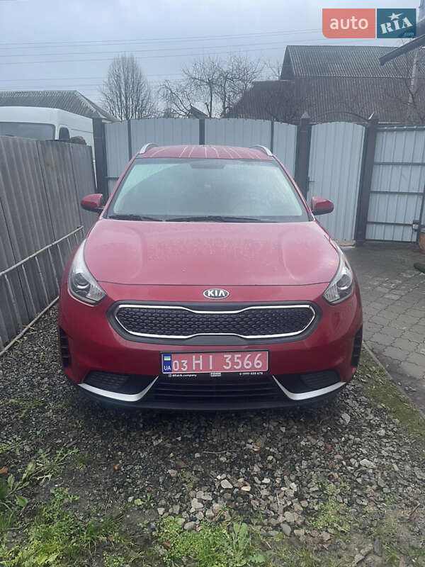 Внедорожник / Кроссовер Kia Niro 2017 в Чернигове