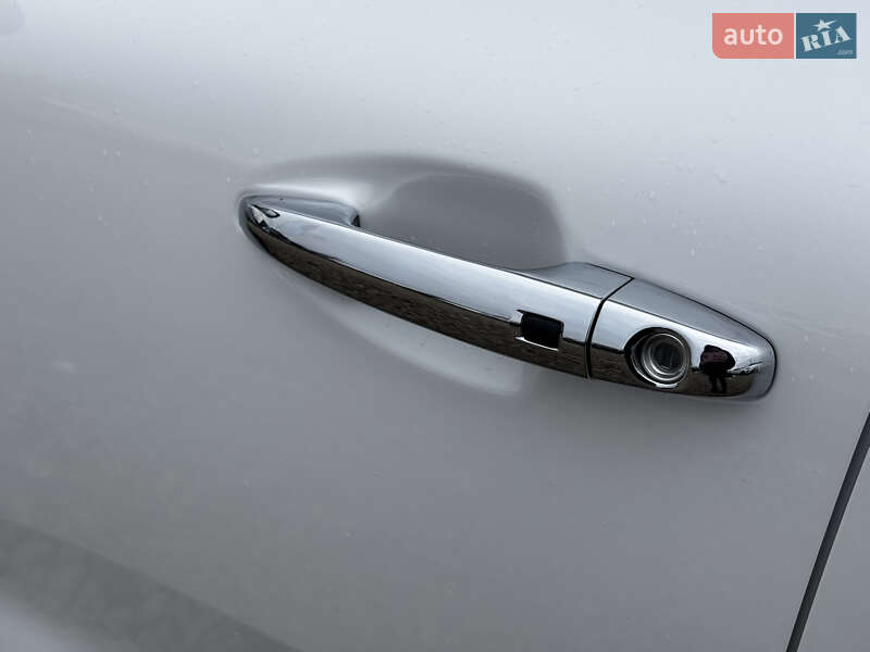 Внедорожник / Кроссовер Kia Niro 2020 в Львове