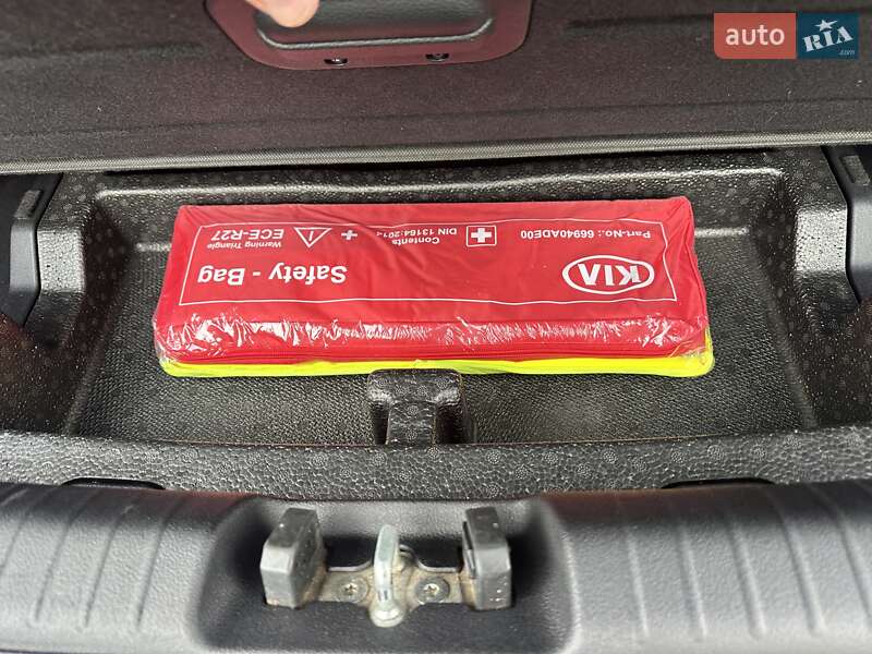 Внедорожник / Кроссовер Kia Niro 2020 в Луцке фото 8 Внедорожник / Кроссовер Kia Niro 2020 в Луцке