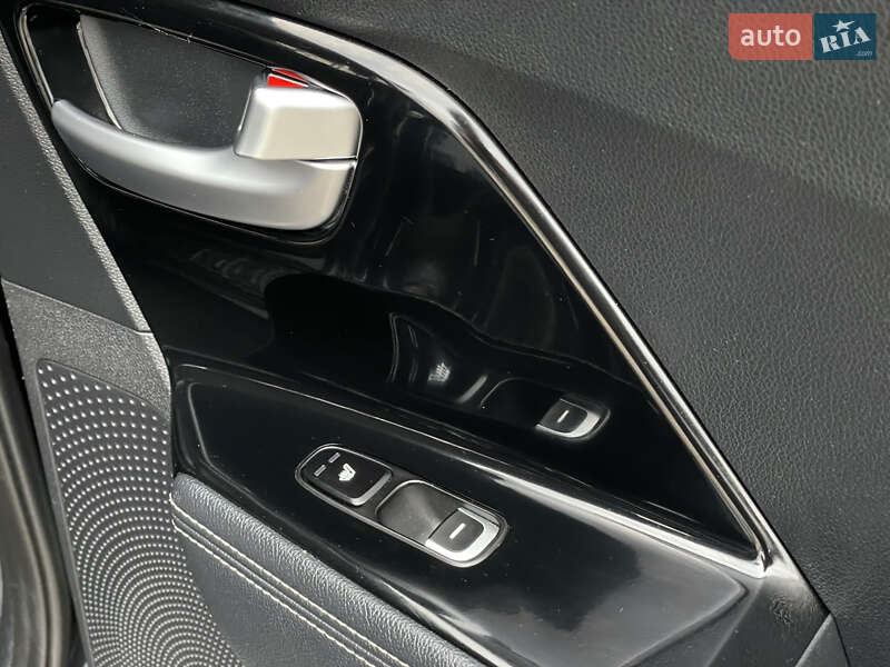 Внедорожник / Кроссовер Kia Niro 2019 в Бердичеве