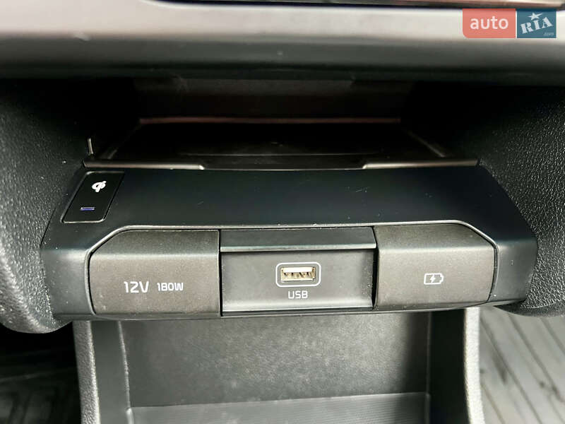 Внедорожник / Кроссовер Kia Niro 2019 в Ровно