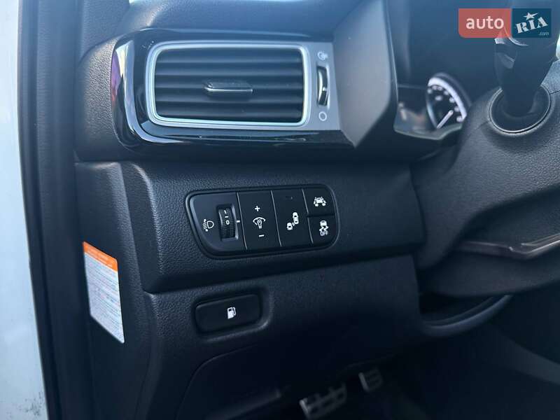 Внедорожник / Кроссовер Kia Niro 2017 в Киеве фото 16 Внедорожник / Кроссовер Kia Niro 2017 в Киеве