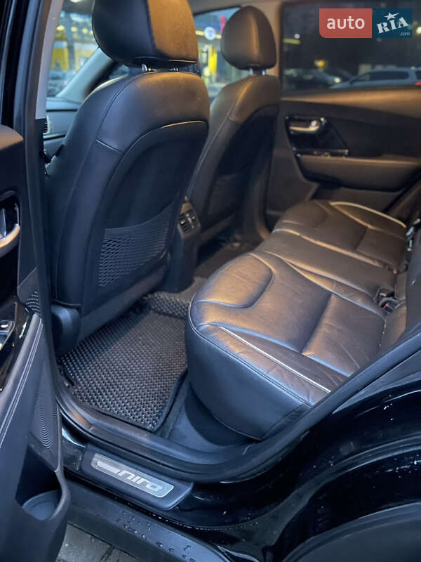 Внедорожник / Кроссовер Kia Niro 2019 в Ровно фото 9 Внедорожник / Кроссовер Kia Niro 2019 в Ровно